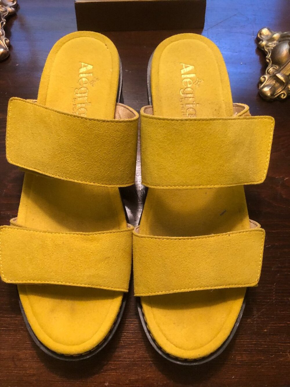 Womens size 9 Yellow Alegria Sandals